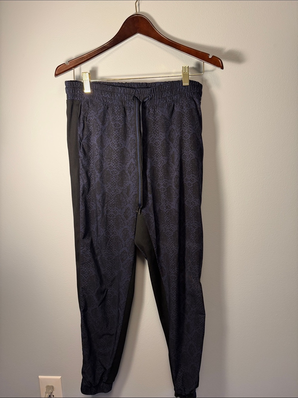 Athleta Navy Snake-Print Jogger Pants
